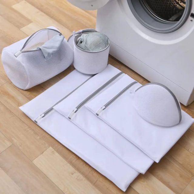 6 Pack Mesh Laundry Bags for Delicates with Non Rust Zipper- White Laundry Bags for Washing Machine or Travel Storage